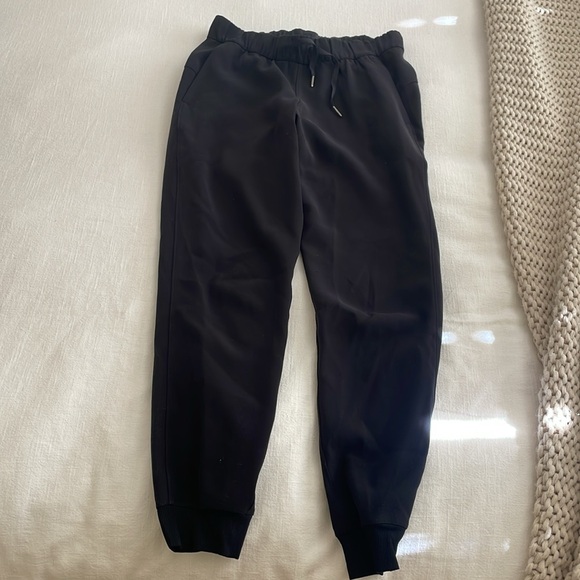 Black lululemon joggers - size 4 - Picture 3 of 3